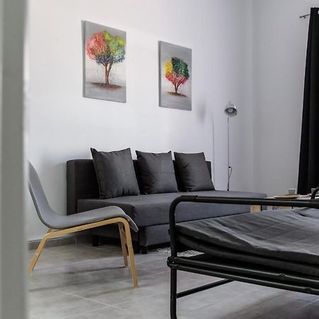 Minimalistic Apartment Petros Héraklion Extérieur photo